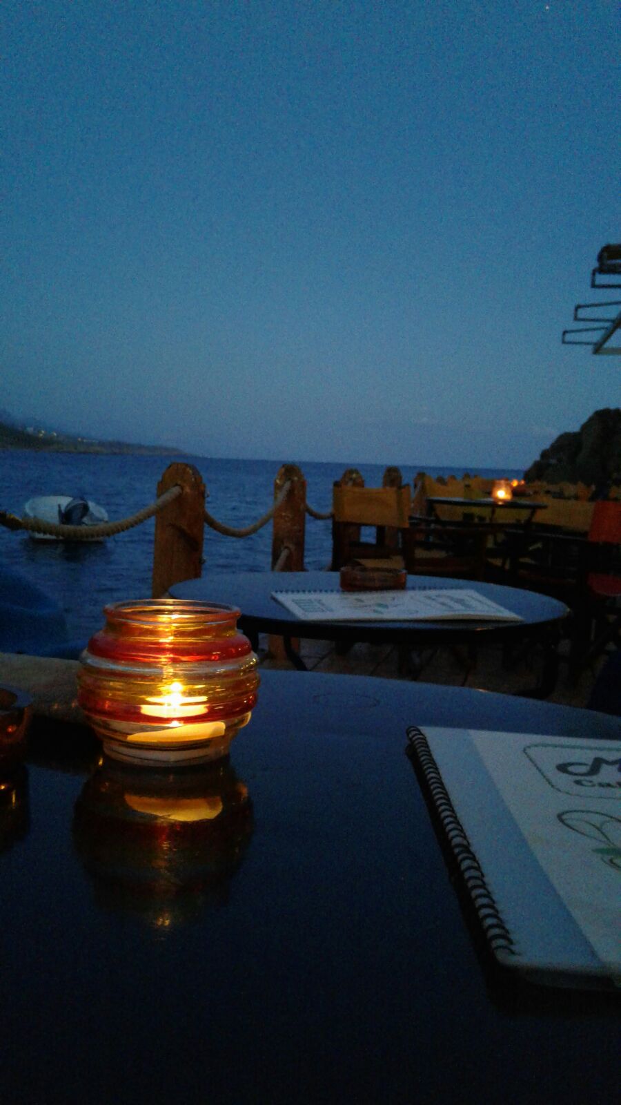 En Attendant Loutro