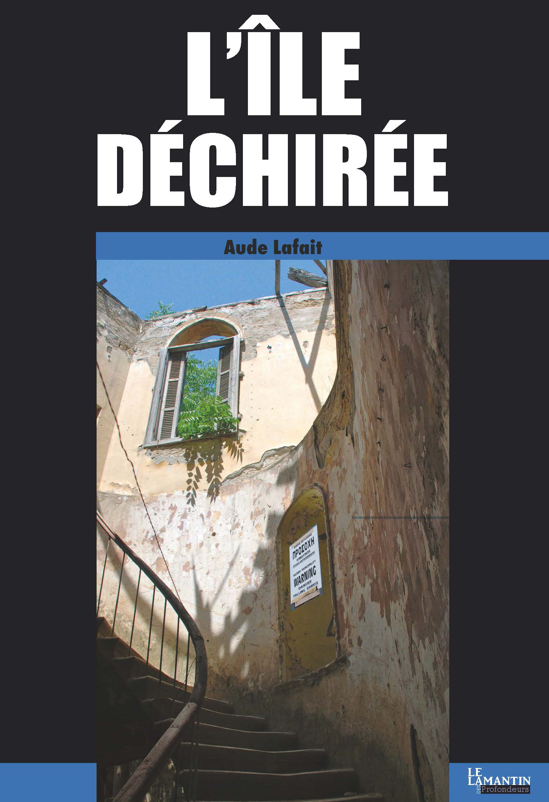 Couverture du livre L'île déchirée
